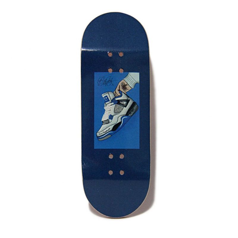 Foto: Deck Inove - Collab Guy Sneaker Jordan Azul